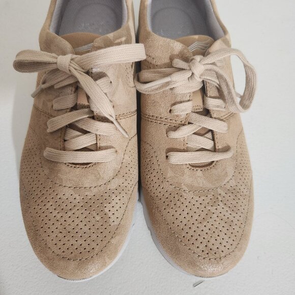 Dansko Comfortable Beige Leather Sneakers With Perforated Design & Lace-Up EU 39 - Picture 8 of 14
